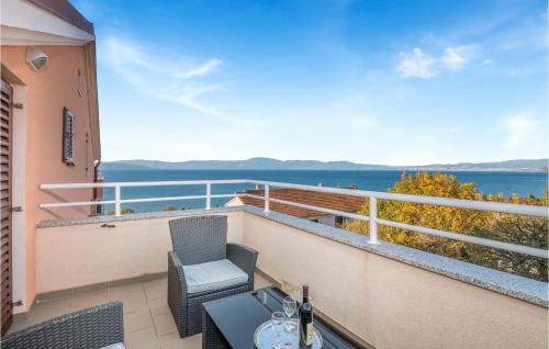 Cozy Apartment In Njivice With Wifi