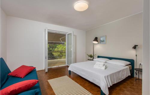 Lovely Apartment In Malinska With Wifi
