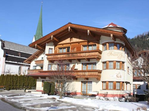 Apartment in Kaltenbach near Ski Lift