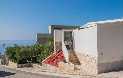 Two-Bedroom Apartment With Sea View In Makarska