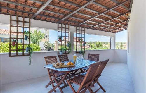 Lovely Apartment In Pula With Swimming Pool