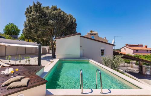 Lovely Apartment In Pula With Swimming Pool