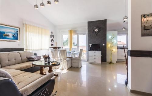 Two-Bedroom Apartment In Fazana