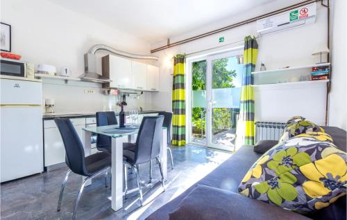 Apartment Kastel Stari 96 With Outdoor Swimmingpool