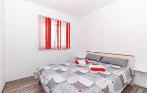 Postel nebo postele na pokoji v ubytování Gorgeous Apartment In Crikvenica With Wifi
