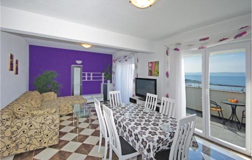 Two-Bedroom Apartment Makarska With Sea View 06