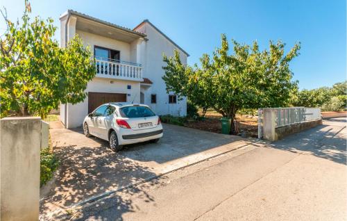 Nice Home In Sukosan With Kitchen