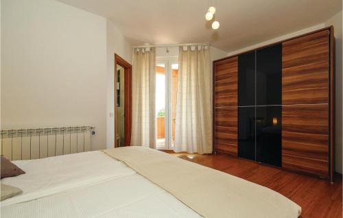 Gallery image of Cozy Home In Umag With Wifi in Murine