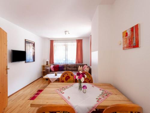 Apartment in Mayrhofen near Penkenbahn Cable Car