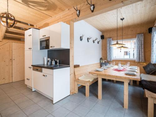 Fotografia z galérie ubytovania Chalet in Hohentauern with sauna and hot tub v destinácii Hohentauern