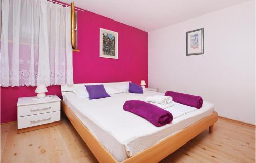 Two-Bedroom Apartment Okrug Gornji With Sea View 08