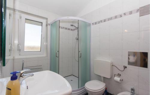 Koupelna v ubytování Nice Apartment In Pula With Wifi