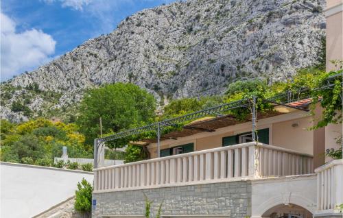 Apartment Omis With Sea View Iii