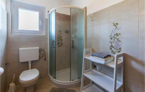 חדר רחצה ב-Stunning Apartment In Rovinj With Wifi