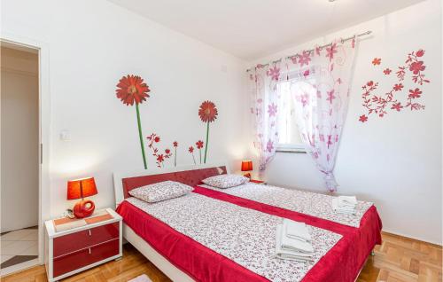 2 Bedroom Cozy Apartment In Novi Vinodolski