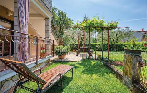 1 Bedroom Beautiful Apartment In Umag