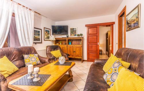 Fotografia z galérie ubytovania Beautiful Home In Veli Losinj With 4 Bedrooms And Wifi vo Veli Lošinj