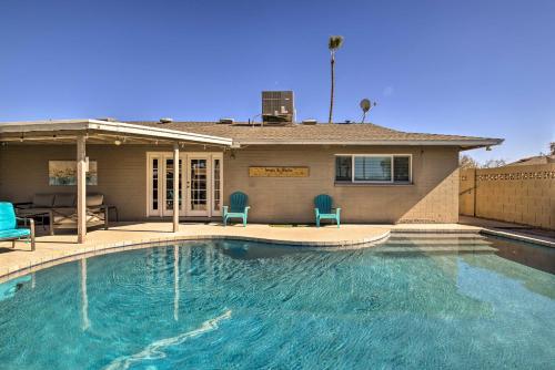 Kolam renang di atau dekat dengan 3 Mi to ASU Tempe Getaway with Heated Pool