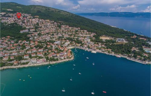 1 Bedroom Nice Apartment In Rabac