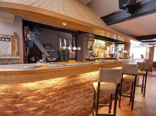 Ο χώρος του lounge ή του μπαρ στο The Wheatsheaf Inn