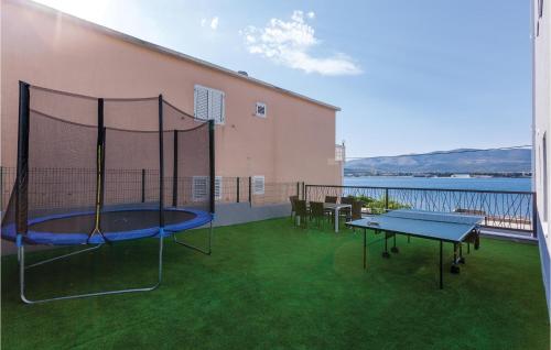 Nine-Bedroom Holiday Home In Arbanija