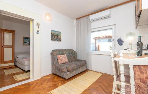 Istumisnurk majutusasutuses 1 Bedroom Cozy Apartment In Stari Grad