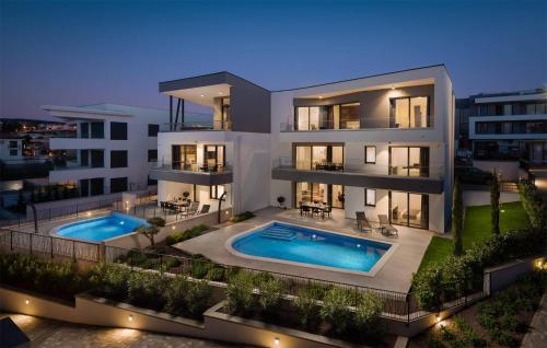 2 Bedroom Awesome Apartment In Zidarici