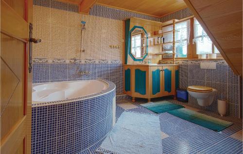 Koupelna v ubytování Lovely Home In Ludbreg With Kitchen