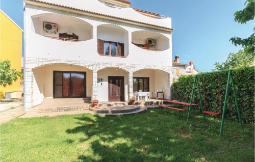 1 Bedroom Awesome Apartment In Sisan