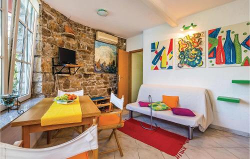 Lovely Apartment In Rijeka With Wifi
