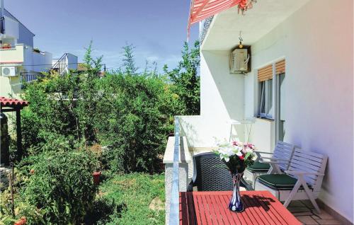 Apartment Kastel Kambelovac With Bath