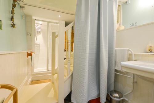 Et badeværelse på Chough Cottage