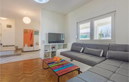 Two-Bedroom Apartment In Fazana