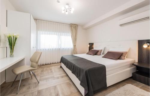 Nice Home In Novalja With Wifi