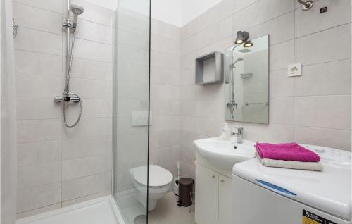 Koupelna v ubytování Nice Apartment In Rijeka With Wifi