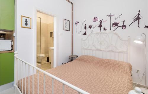 Postel nebo postele na pokoji v ubytování Nice Apartment In Rijeka With Wifi