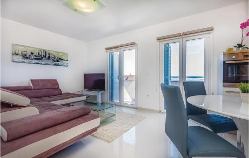 Gallery image of Awesome Apartment In Dramalj With 3 Bedrooms, Wifi And Outdoor Swimming Pool in Dramalj