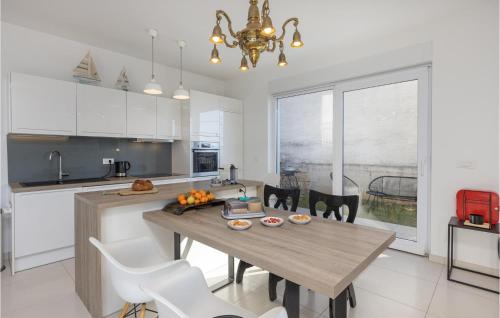 3 Bedroom Gorgeous Home In Crikvenica