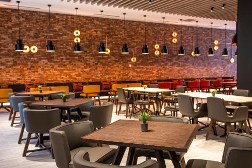 Ресторан / где поесть в Holiday Inn Express Melbourne Little Collins by IHG
