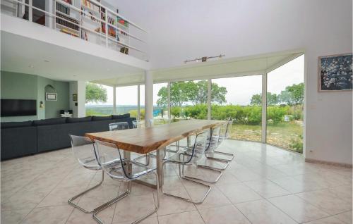 Billede fra billedgalleriet på 5 Bedroom Gorgeous Home In Poulx i Poulx