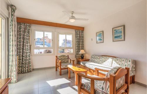 Fotografie z fotogalerie ubytování Cozy Apartment In Roquetas De Mar v destinaci Roquetas de Mar