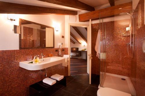 Koupelna v ubytování Villa Sizzo Relais B&B