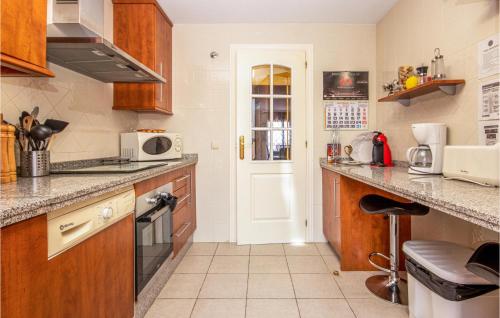 Awesome Apartment In Elviria With Wifi