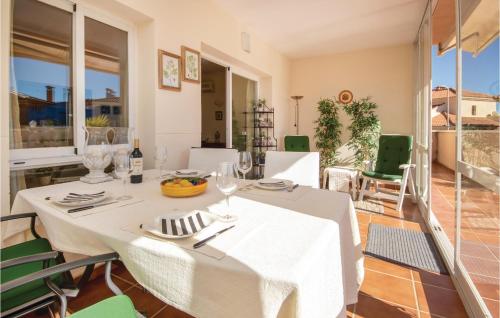 2 Bedroom Awesome Apartment In Benalmadena