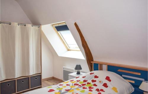 Llit o llits en una habitació de Beautiful Home In Saint Alban With Wifi