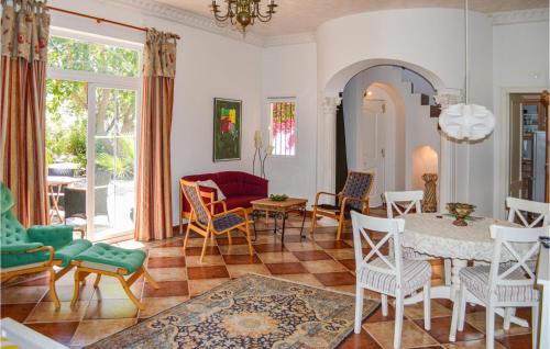 A seating area at Beautiful Home In Algarrobo With Wifi