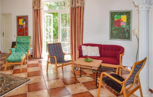 A seating area at Beautiful Home In Algarrobo With Wifi