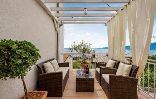 Posezení v ubytování 1 Bedroom Stunning Apartment In Rijeka