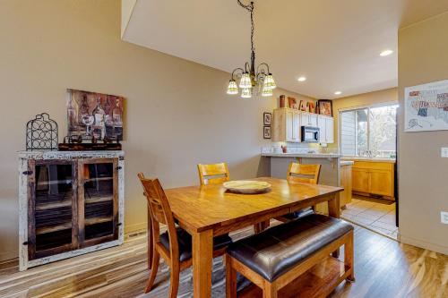 Eagle Crest Highland Getaway – Photos 3