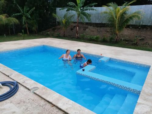 Bazén v ubytování Room in Guest room - Piscalonga Hotel Restaurant Cozy Family Operated nebo v jeho okolí